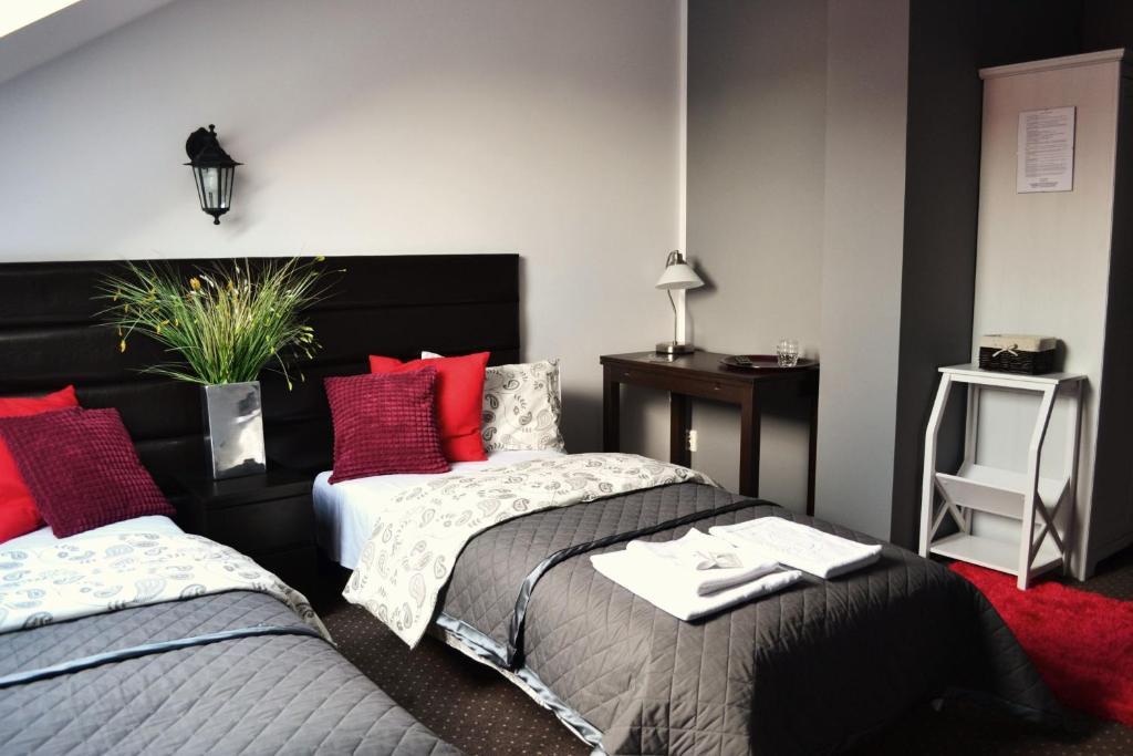 Hotel Graffit Swiebodzin Phòng bức ảnh