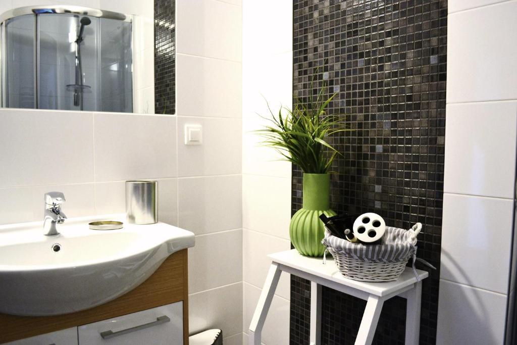 Hotel Graffit Swiebodzin Ngoại thất bức ảnh