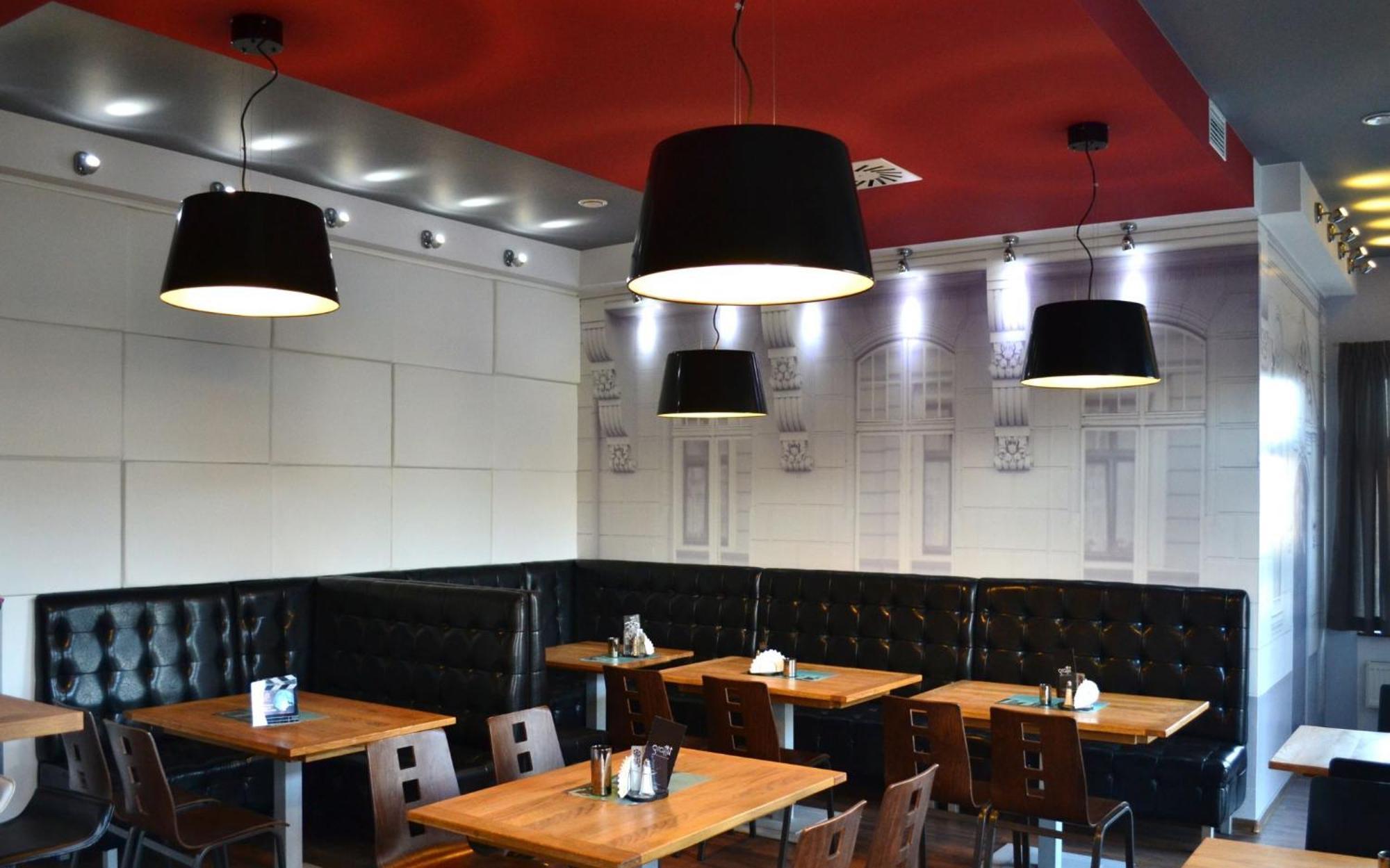 Hotel Graffit Swiebodzin Ngoại thất bức ảnh