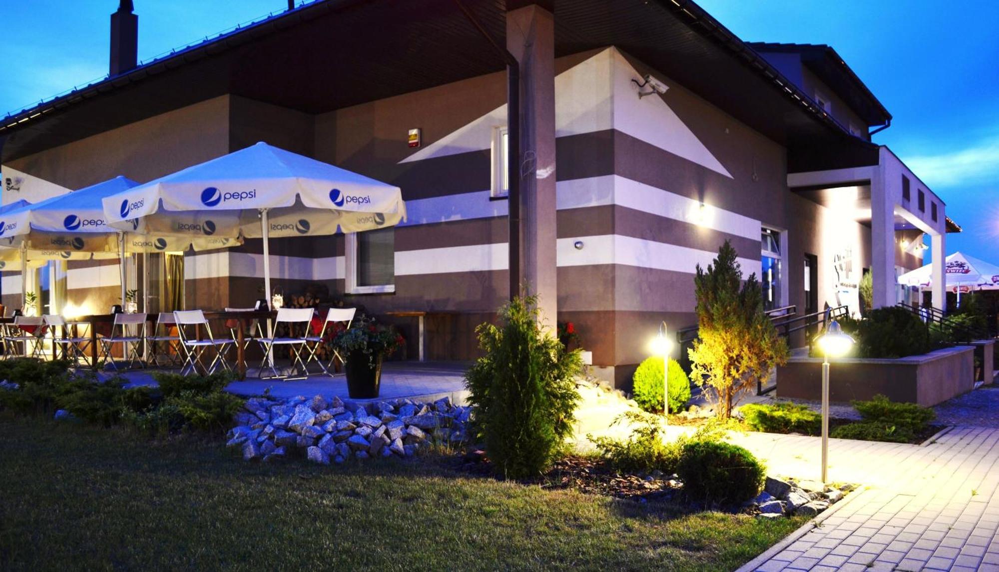 Hotel Graffit Swiebodzin Ngoại thất bức ảnh