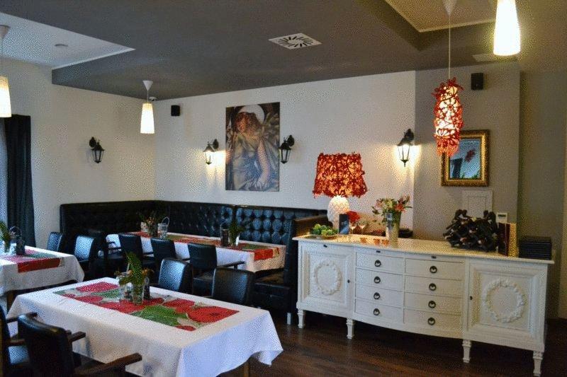 Hotel Graffit Swiebodzin Ngoại thất bức ảnh