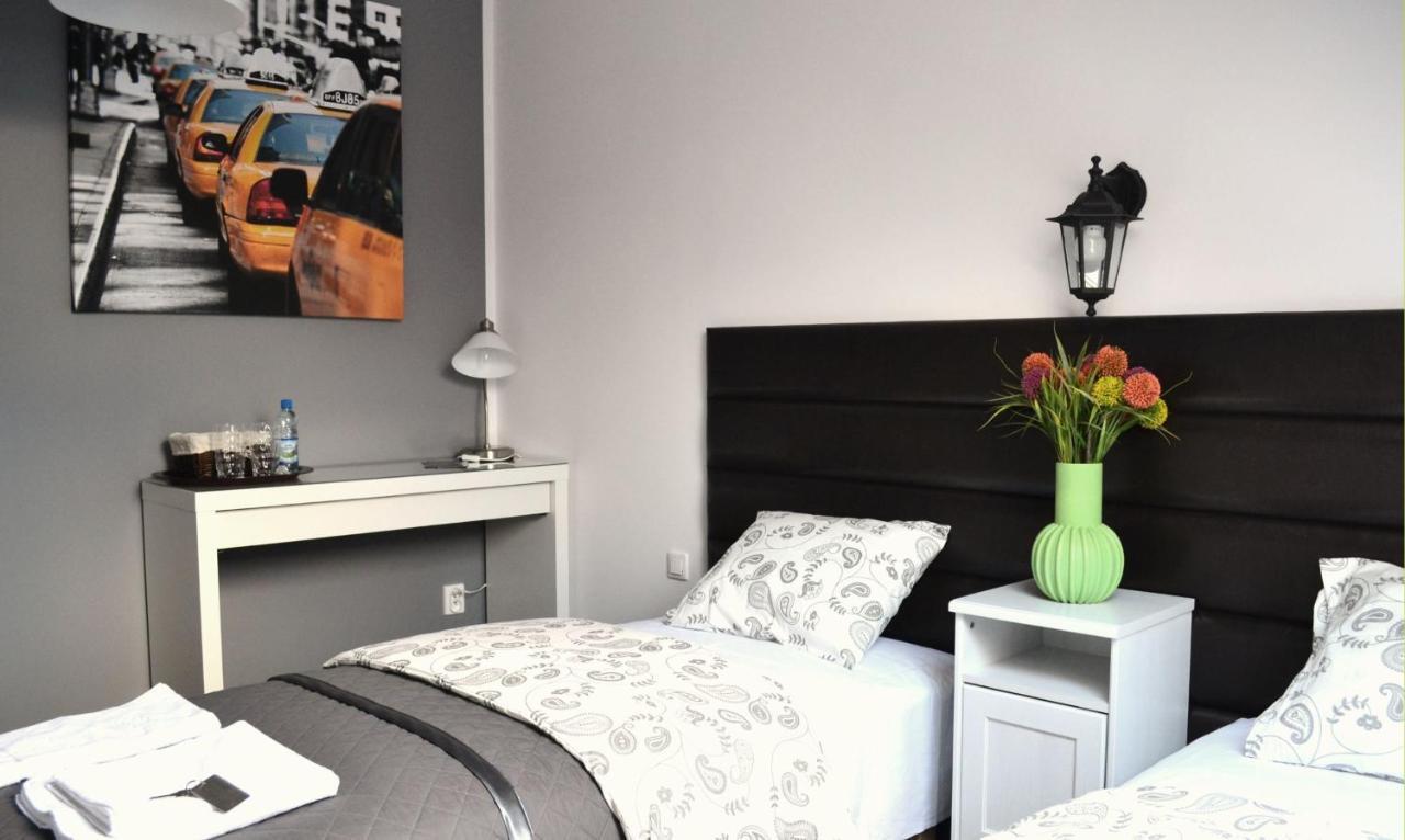 Hotel Graffit Swiebodzin Ngoại thất bức ảnh
